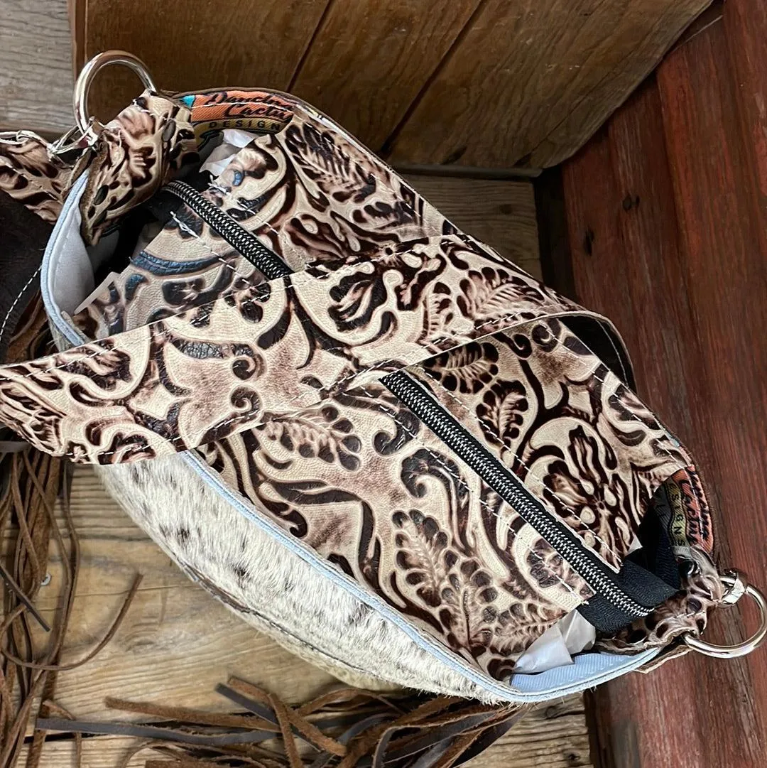 032 Gabby - Dirty Longhorn w/ Ivory Tool Skull Design