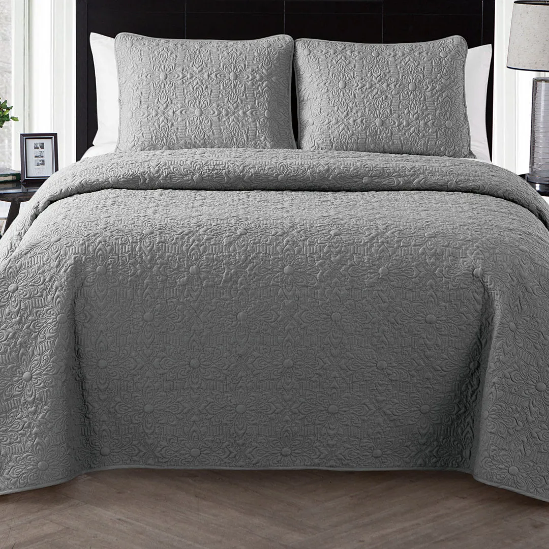 Caroline Embossed Floral Quilt Set VCNY Color: Gray Size: Full/Queen Quilt   2 Standard Shams