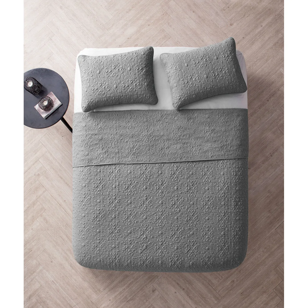 Caroline Embossed Floral Quilt Set VCNY Color: Gray Size: Full/Queen Quilt   2 Standard Shams