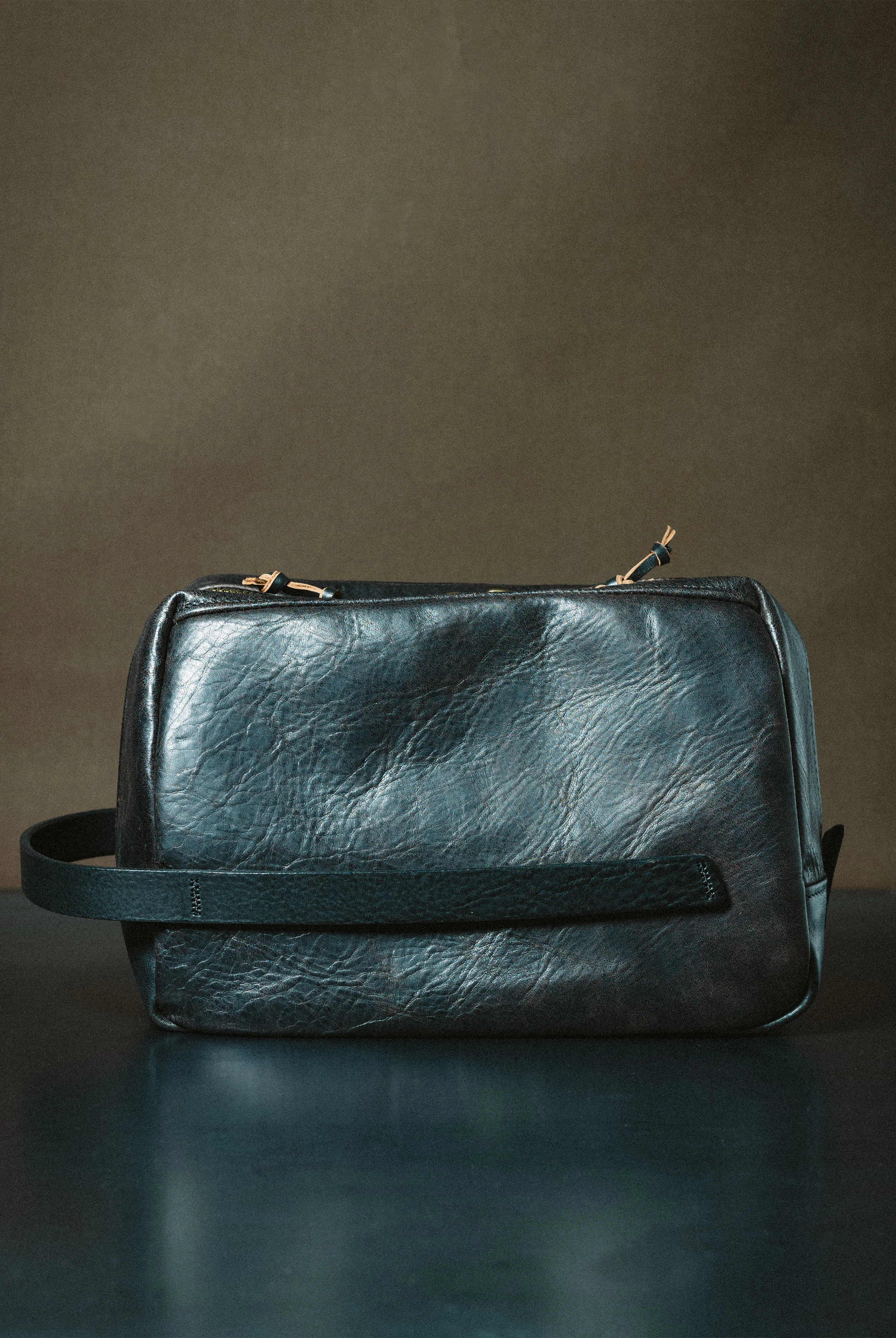 Dopp Kit - Horween Teacore Horsehide - sample - missing pocket