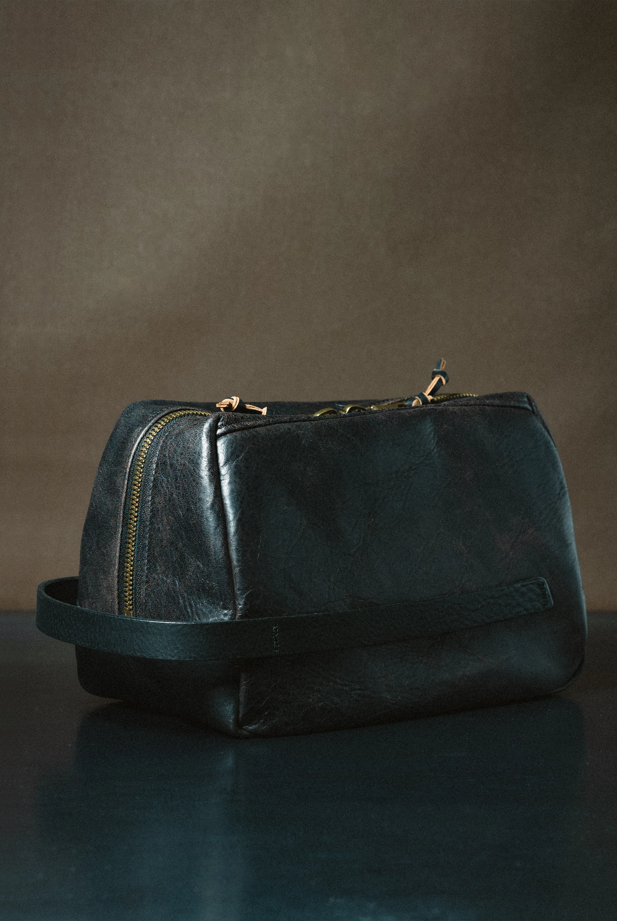 Dopp Kit - Horween Teacore Horsehide - sample - missing pocket