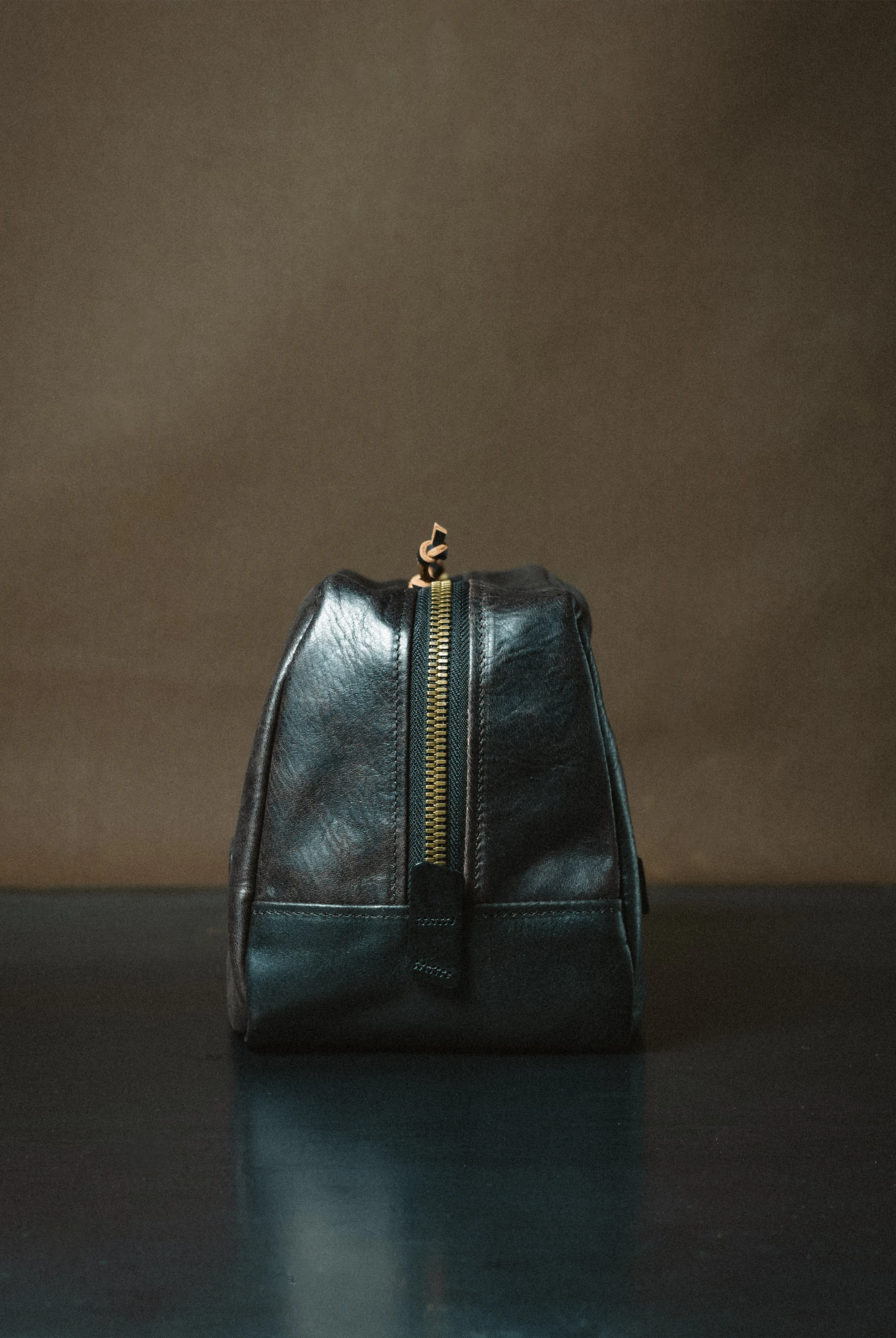 Dopp Kit - Horween Teacore Horsehide - sample - missing pocket