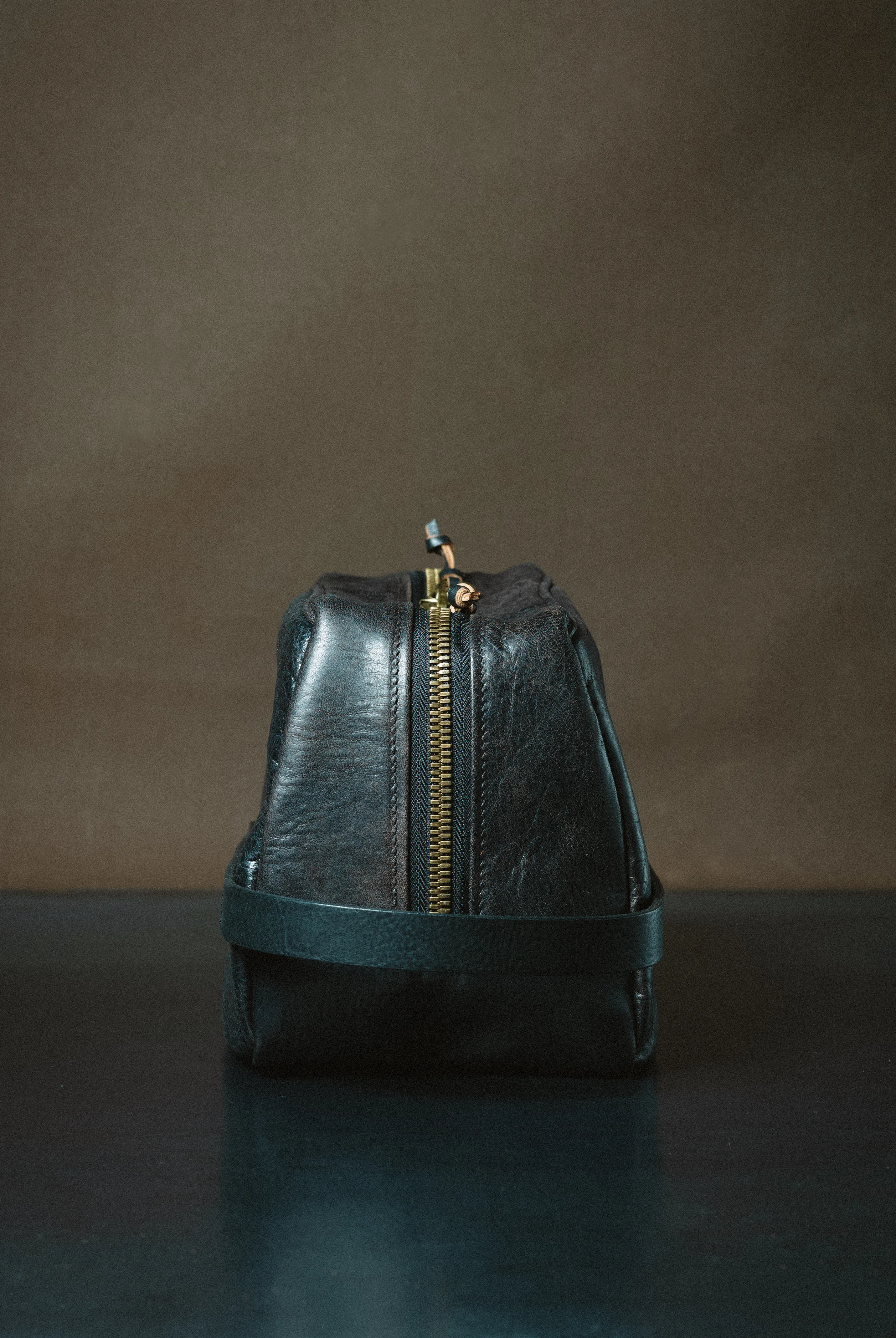 Dopp Kit - Horween Teacore Horsehide - sample - missing pocket