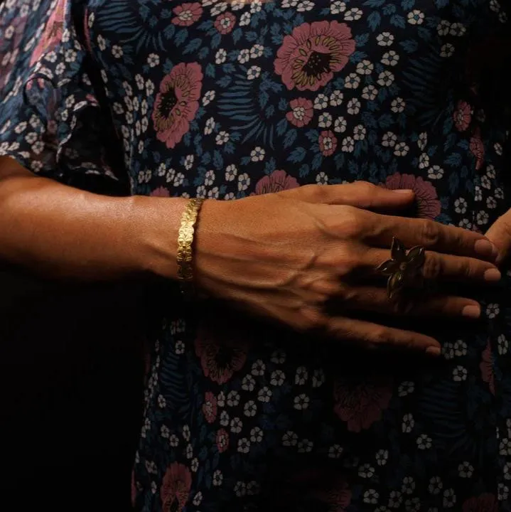 Fleur Bangle, Gold