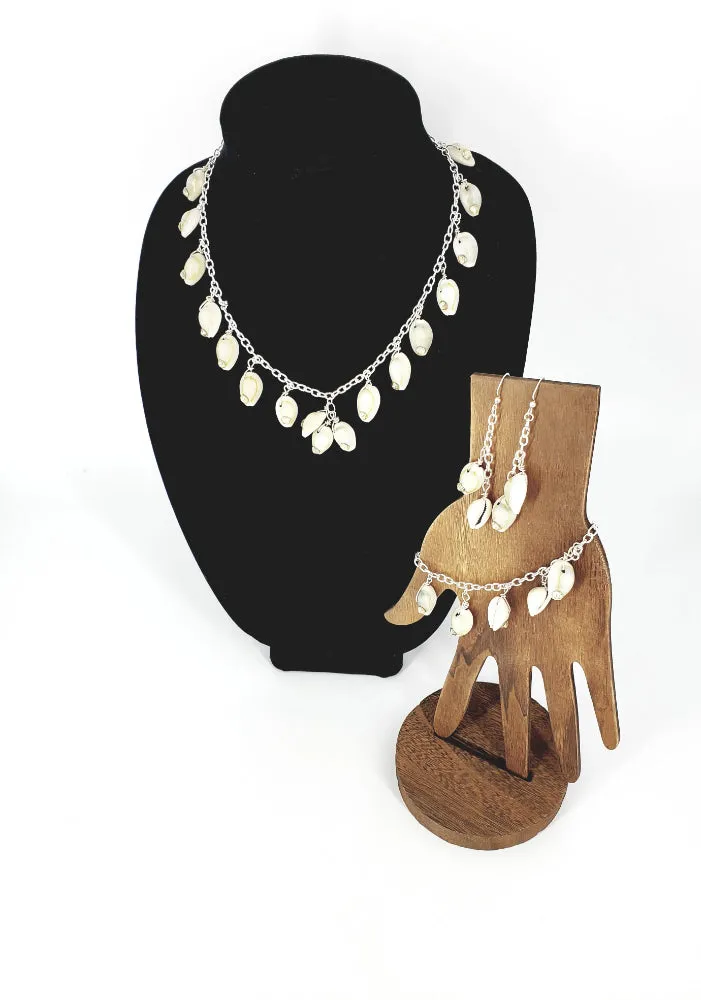 Handcrafted Cowrie Shell Bracelet with Swarovski Rhinestone – Silver Link Chain