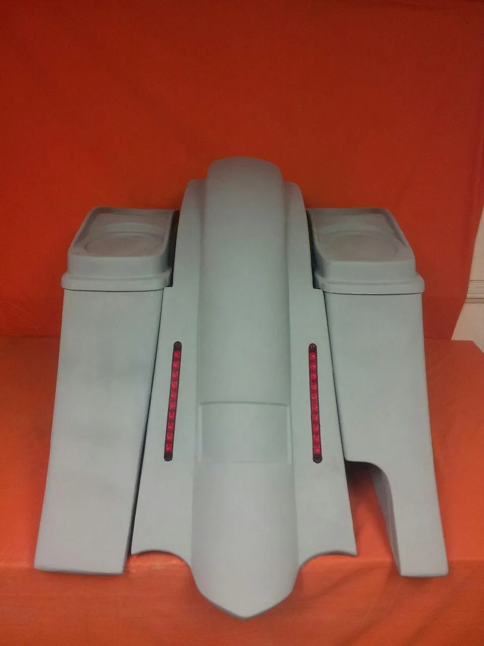 Harley Davidson 6" Heritage Softail Out & Down Extended Saddlebags dual 6 x 9 Speaker Lids   LED Fender Right Side Cut Out