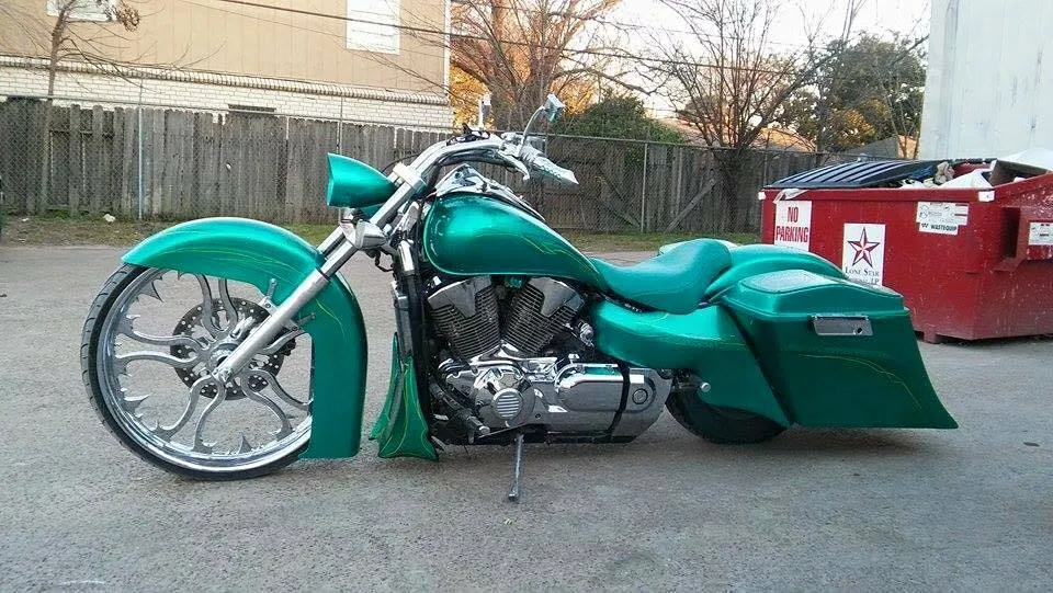 Honda VTX 1800 / 1300 6" Extended Stretched BOLT ON Out & Down Bags   Rear Fender   Rails Right Cut Out