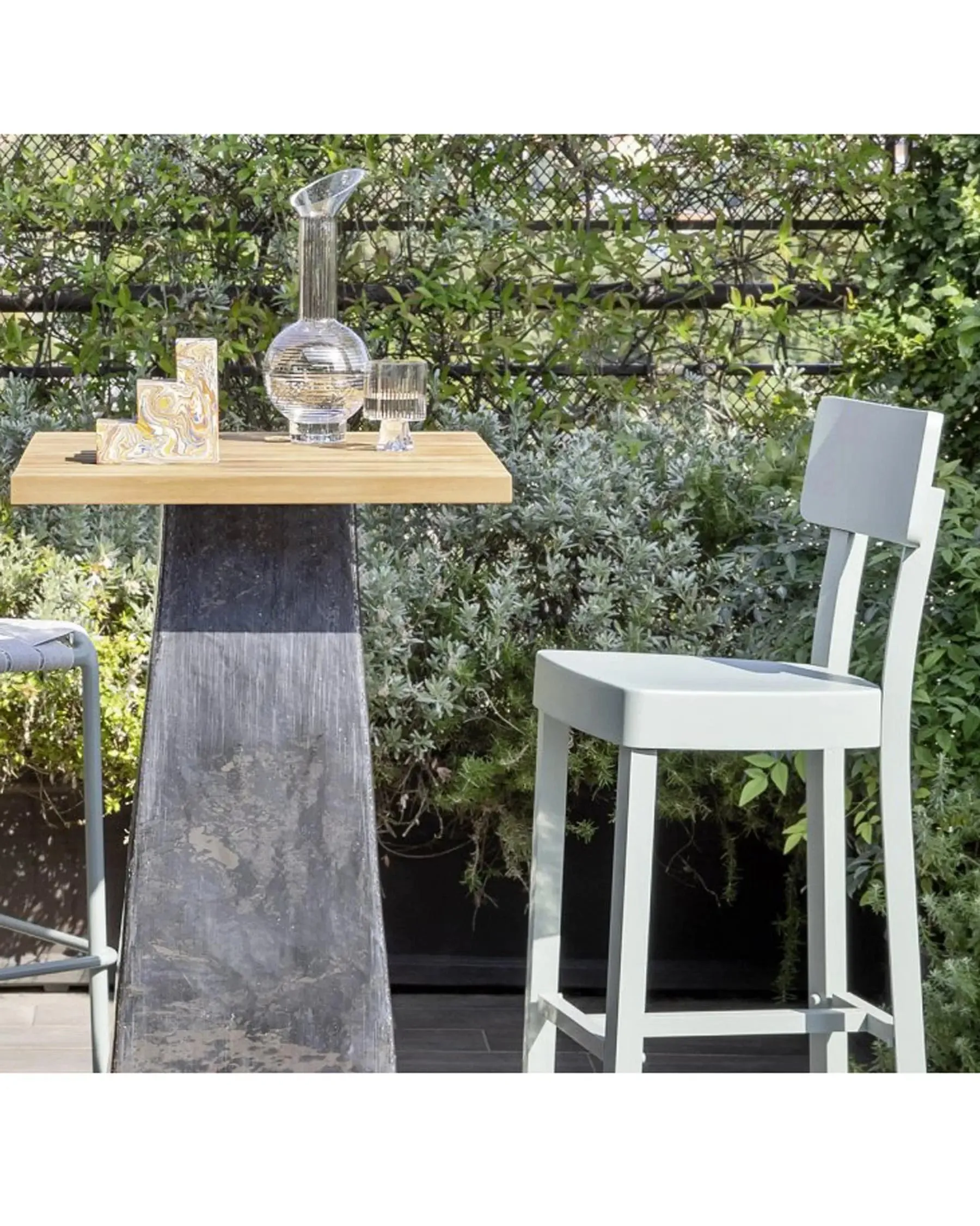 InOut 28 Bar Stool