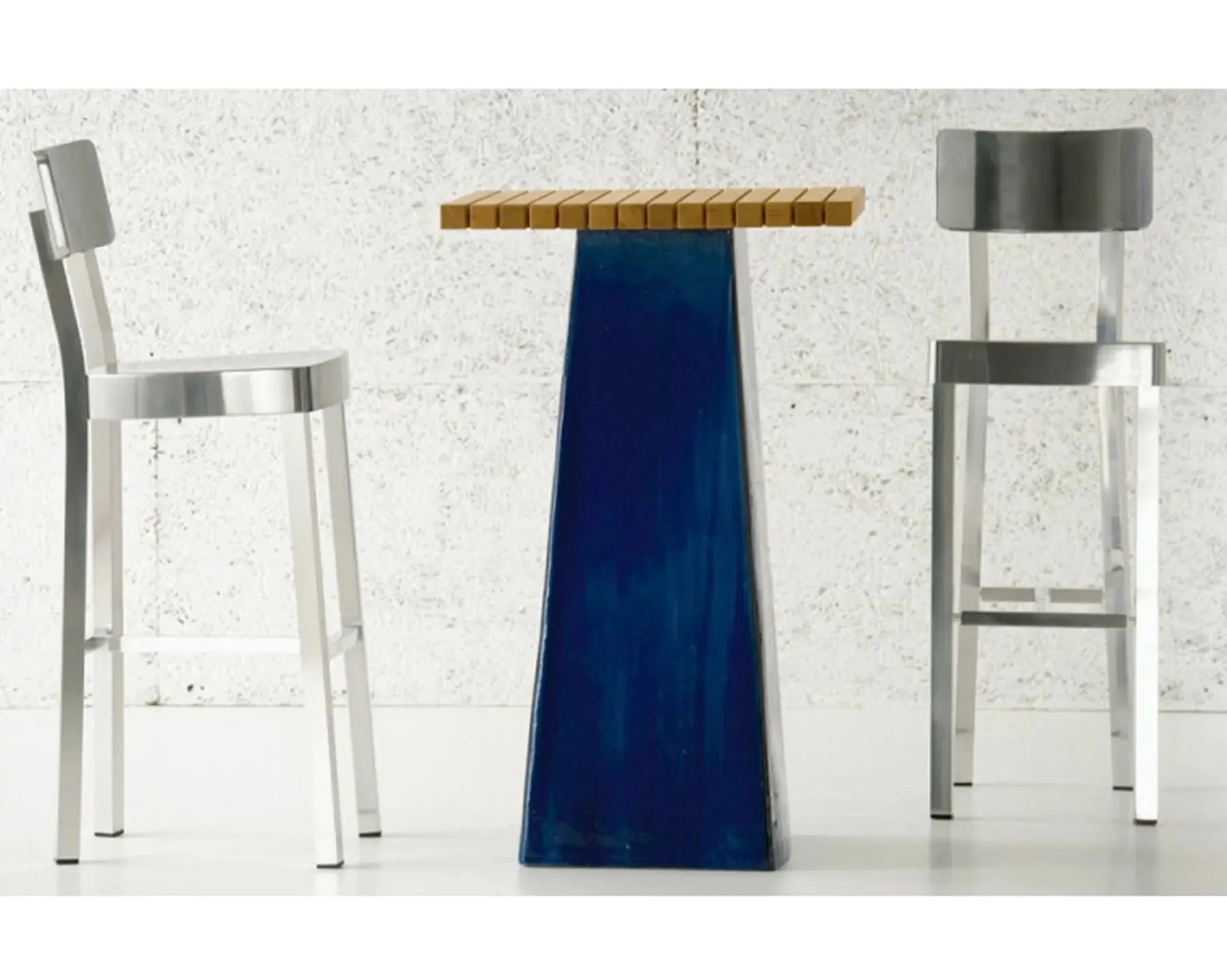 InOut 28 Bar Stool