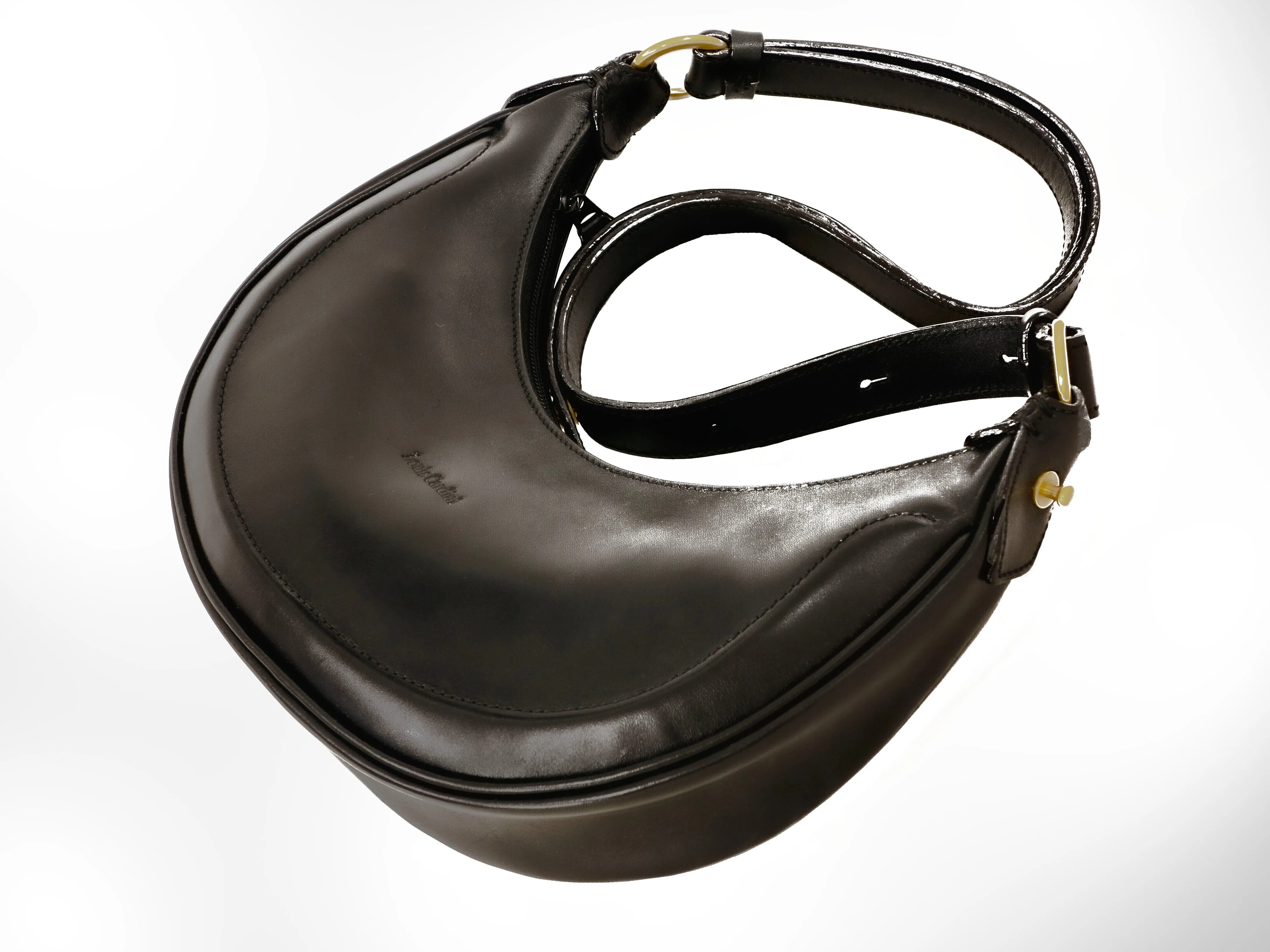 TATIANA - Our new minimalist Tote bag for your next outing. (so big for a small bag) Launching price in stock only not $700.00 but $580.00 and as you pay you get the 15% off and pay only$493.00. The 6 pieces available now.