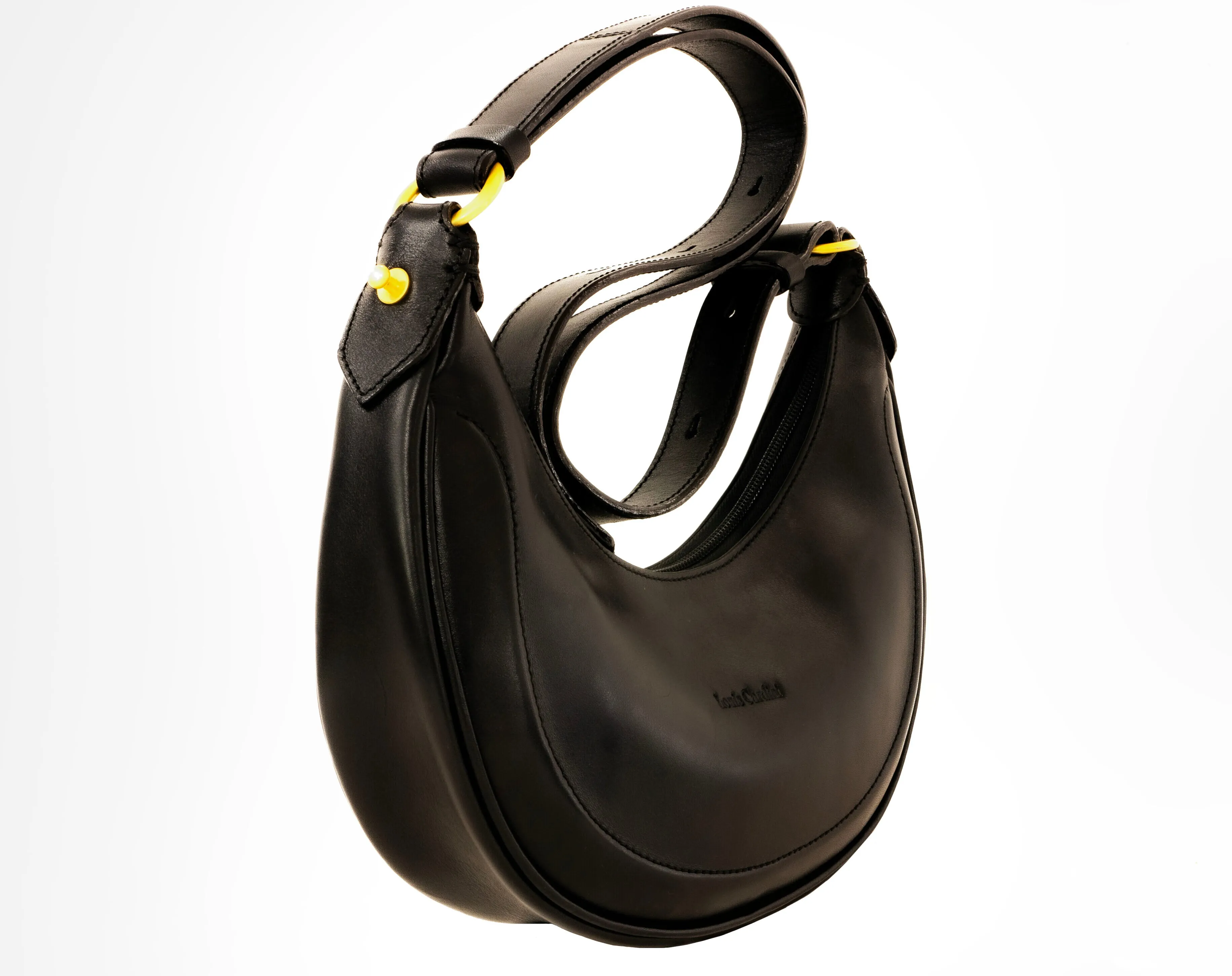 TATIANA - Our new minimalist Tote bag for your next outing. (so big for a small bag) Launching price in stock only not $700.00 but $580.00 and as you pay you get the 15% off and pay only$493.00. The 6 pieces available now.