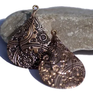 Teardrop Paisley Texture with Embossed teardrop 44mm x 31mm