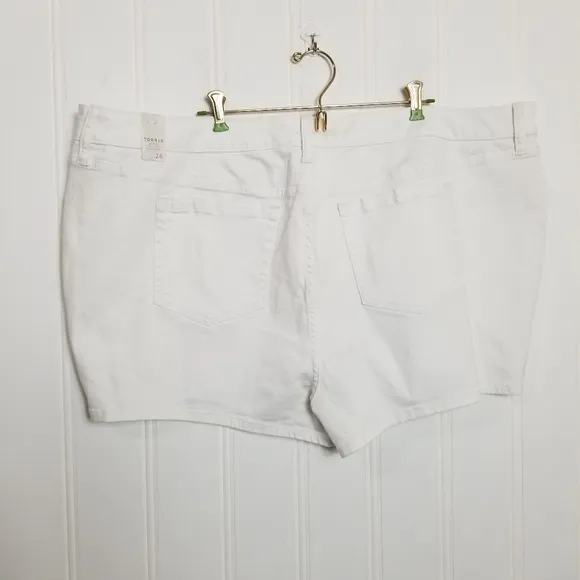 Torrid  White Jean Shorts Womens Whipstitched Stretch Denim Womens Size 26