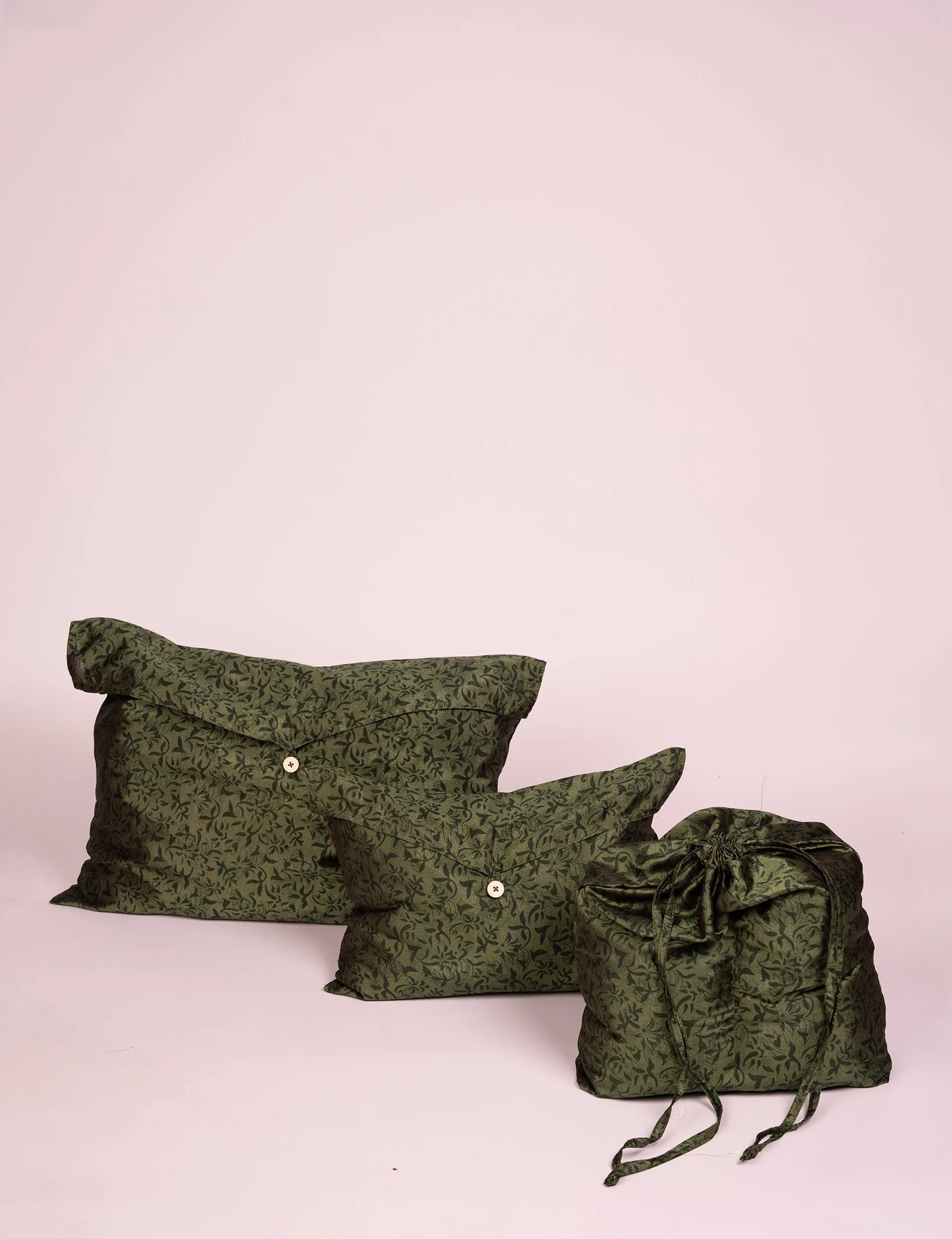 TRAVEL SET