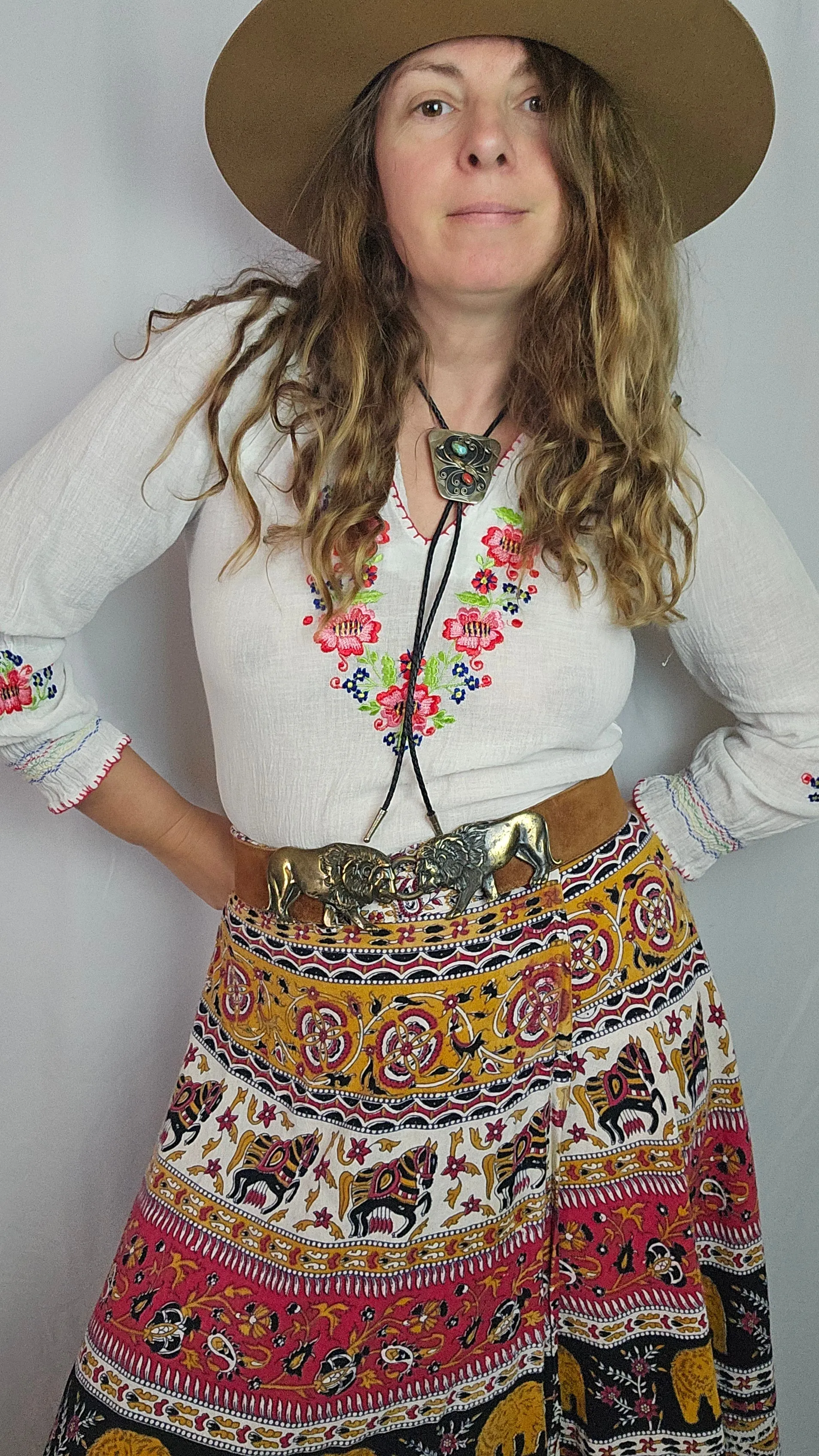 Vintage Embroidered Peasant Blouse – Bohemian Folk Style