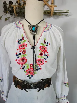 Vintage Embroidered Peasant Blouse – Bohemian Folk Style