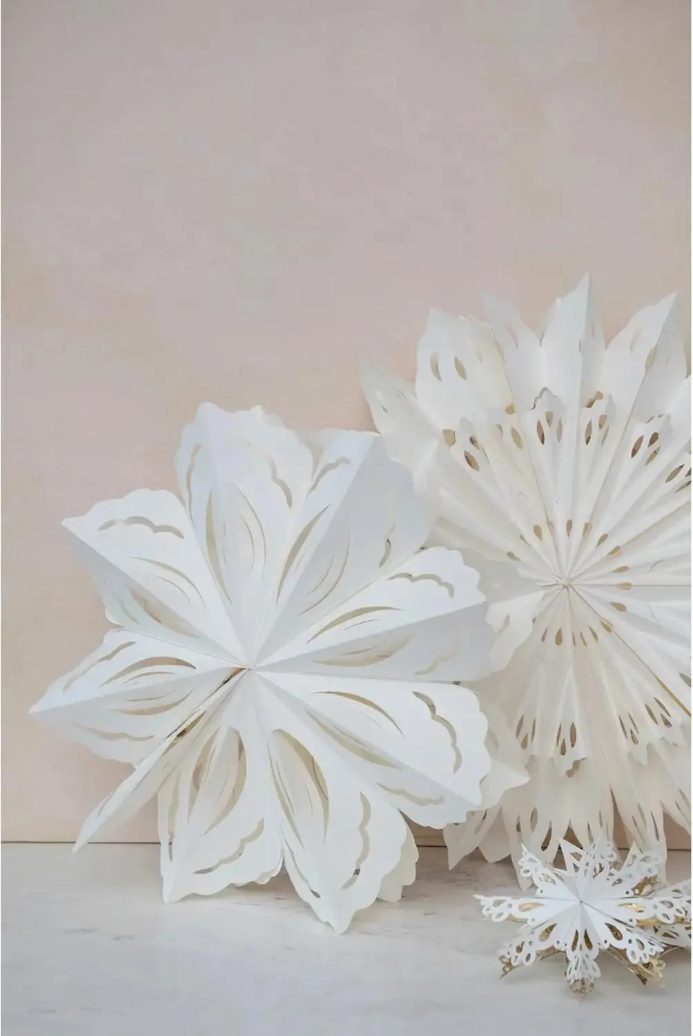 WHITE PAPER SNOWFLAKE CHRISTMAS ORNAMENT FOR HOLIDAY DECOR